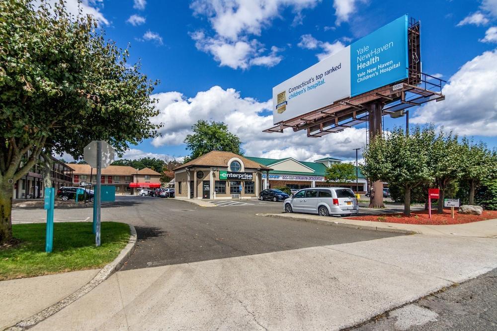 Red Carpet Inn Norwalk Exterior photo